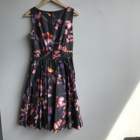 H&M Floral Sleaveless Pleated Dress with Pockets - Size 6 - Picture 6 of 8